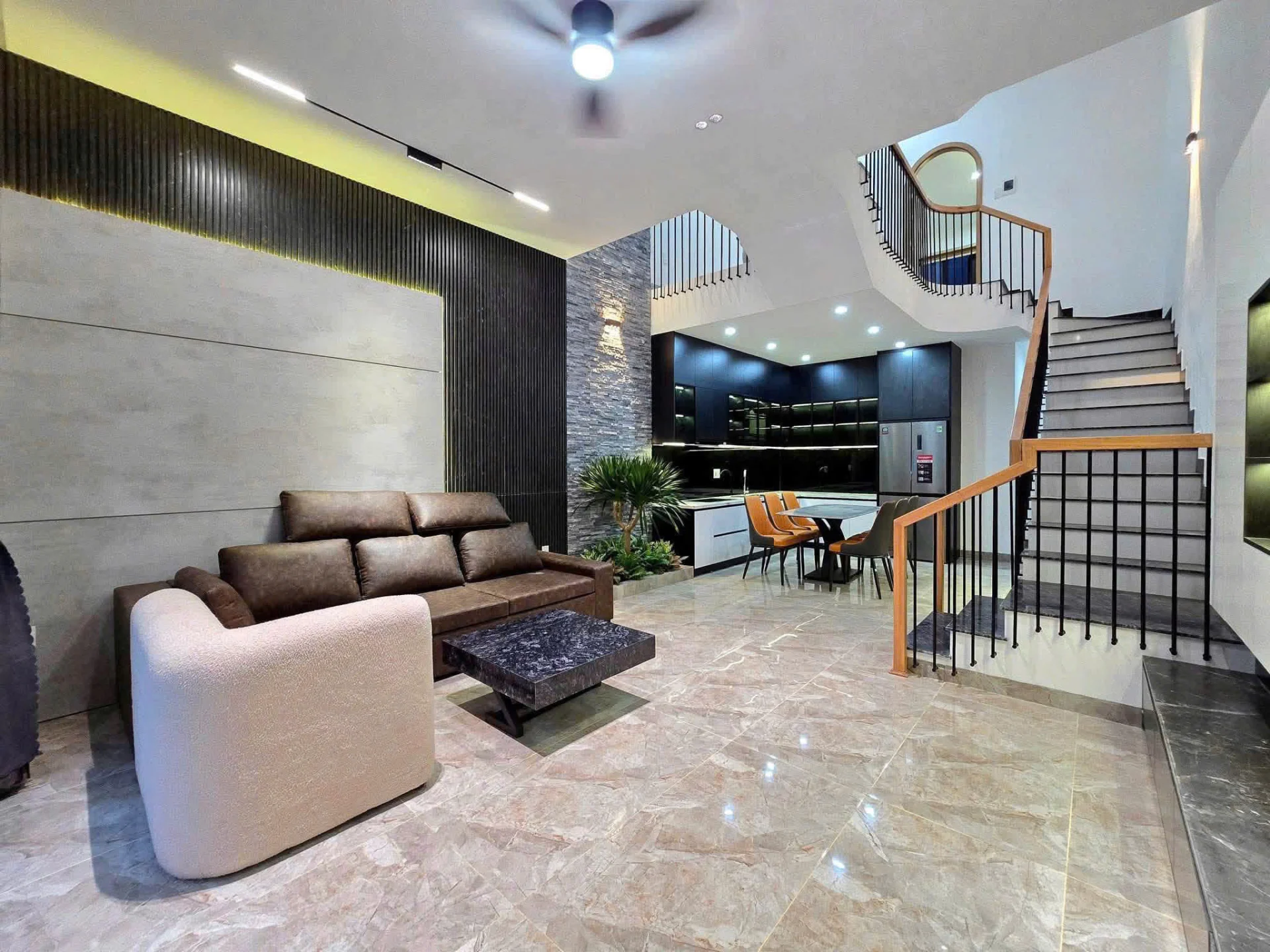 Nhà phố 3 tầng phong cách tân cổ điển, Hưng Yên